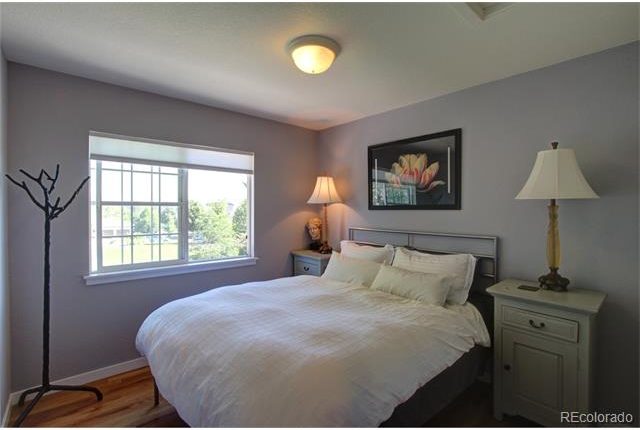 653 Snowberry